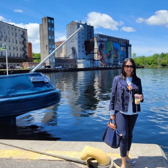 Meet your Posher, Irene - Picture 2 of 2